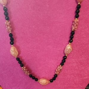 Fashion Jewelry Pink and Black Beaded Necklace